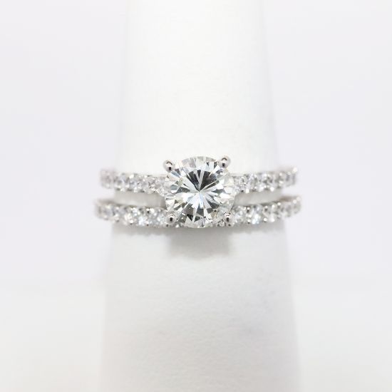Picture of 14k White Gold & Round Brilliant Cut Diamond Solitaire Bridal Ring Set