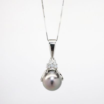 Picture of 18k White Gold Tahitian Cultured Pearl & Diamond Necklace 