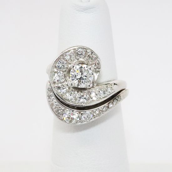 Picture of 14k White Gold & Diamond Spiral Bridal Ring Set 