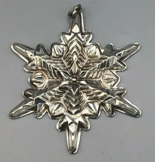 Picture of Gorham Sterling Silver 1972 Annual Snowflake Ornament, no box