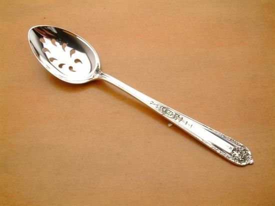 Picture of Pierced Tableserv.spn