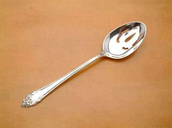 Picture of Pierced Tableserv.spn