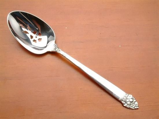 Picture of Pierced Tableserv.spn