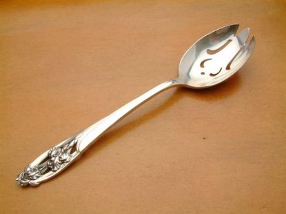 Picture of Pierced Tableserv.spn