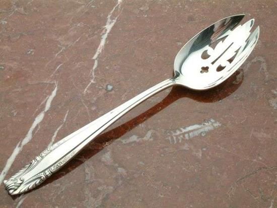 Picture of Pierced Tableserv.spn