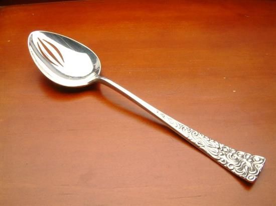 Picture of Pierced Tableserv.spn