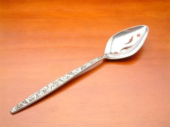 Picture of Pierced Tableserv.spn