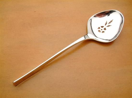 Picture of Pierced Tableserv.spn