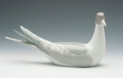 Picture of Lladro Tern/Seagull Figurine #1051