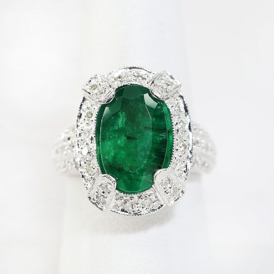 Picture of 14k White Gold Oval Cut Emerald & Brilliant Diamond Ring