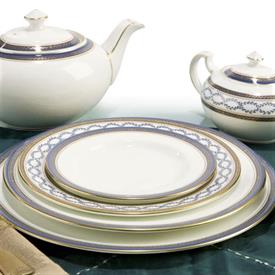 Show products in the Blue Garland pattern