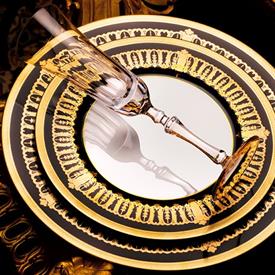 Show products in the Saint Honore Noir pattern