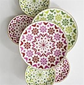 Show products in the Holly Heights pattern