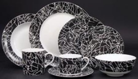 Picture for pattern Tracery, White on Black