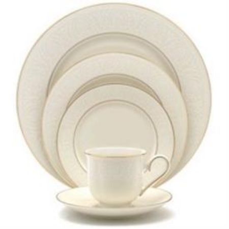 Picture for pattern Courtyard Gold