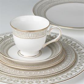 Show products in category Gilded Pearl by Marchesa