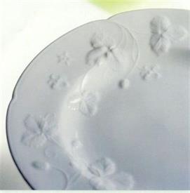 Show products in category Victoria Strawberry, White