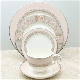 Show products in the Castine pattern