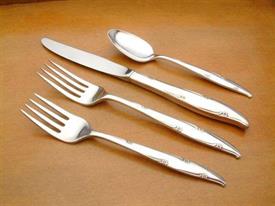 Show products in the Silver Flower pattern