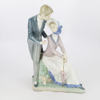 Picture of Lladro "Courting Couple" with Umbrella 