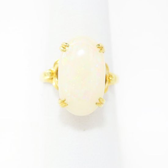 Picture of 18k Yellow Gold Oval Opal Ring