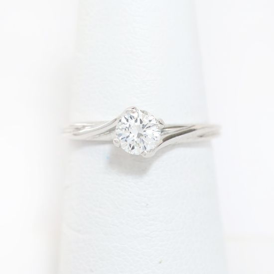 Picture of 14k White Gold Diamond Solitaire Ring
