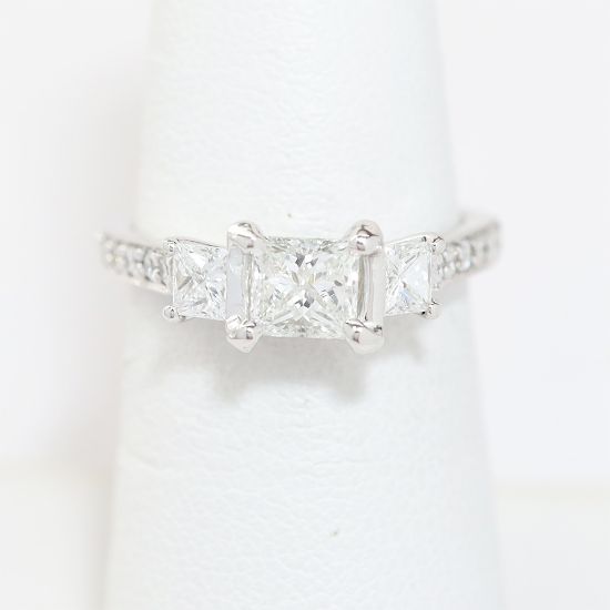 Picture of 14k White Gold Diamond Ring