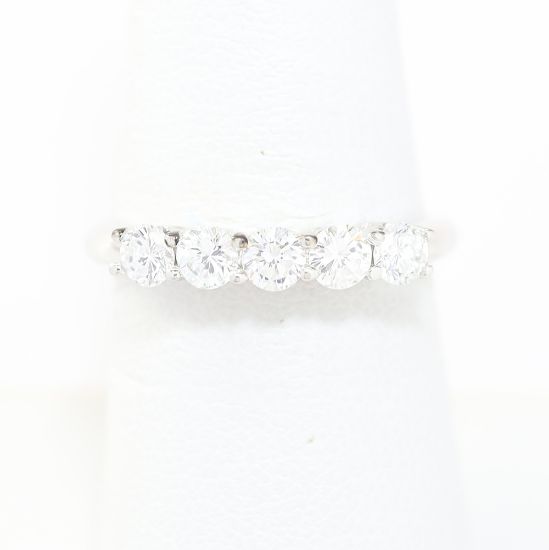 Picture of 18k White Gold Diamond Ring Band