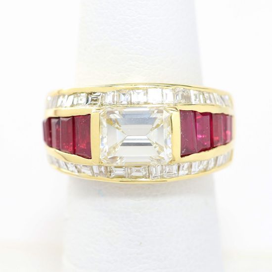 Picture of 18k Yellow Gold Diamond & Ruby Ring