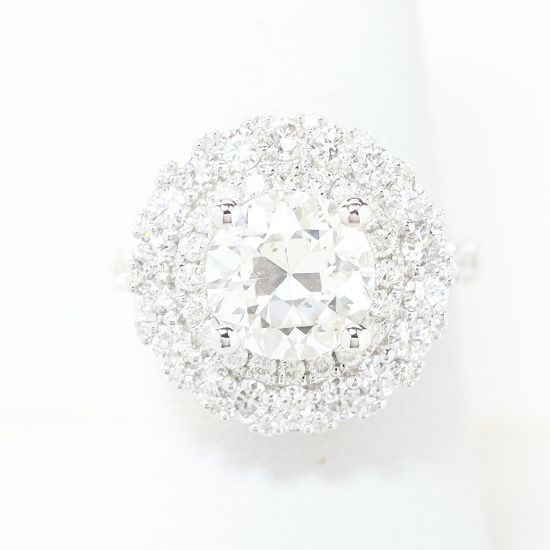 Picture of 18k White Gold Round Brilliant Diamond Halo Ring