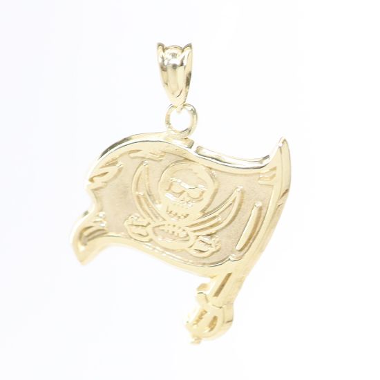 Picture of 14k Yellow Gold Buccaneers Flag Pendant