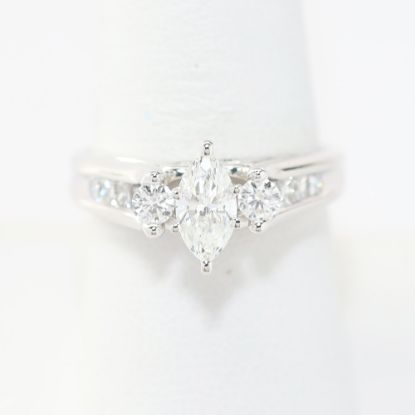 Picture of 18k White Gold Diamond Ring