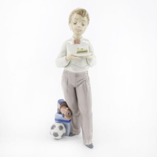 Picture of Lladro "Guest of Honor" figurine