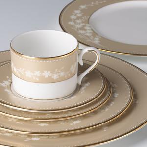 Show products in the Bellina Gold pattern