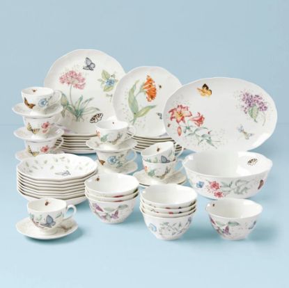 Picture of New 50-Piece Dinnerware Set