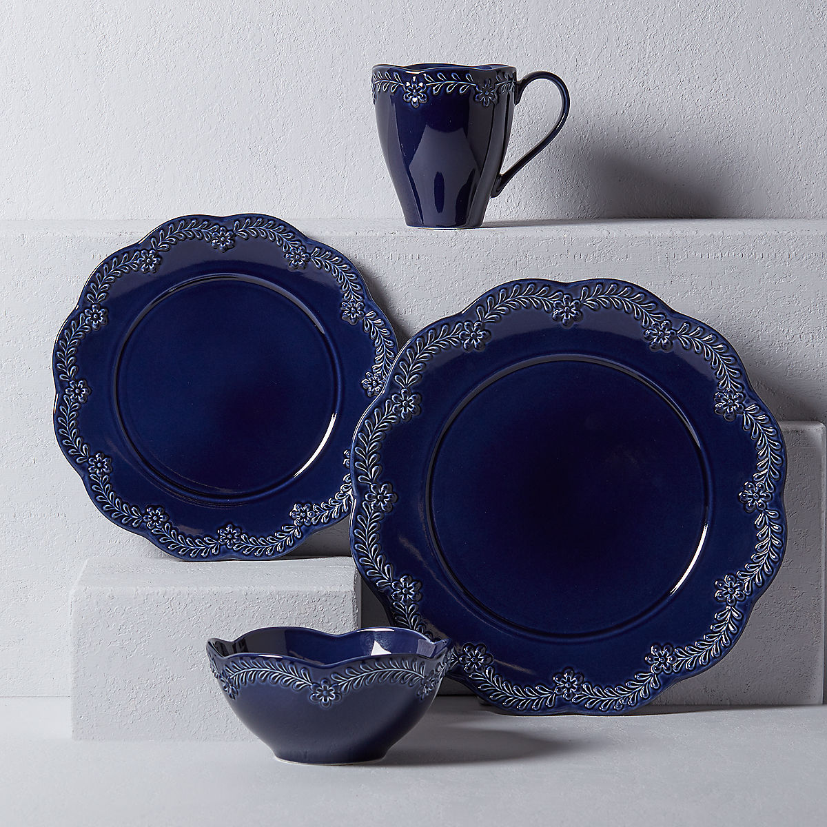 Show products in the Chelse Muse, Floral, Navy pattern