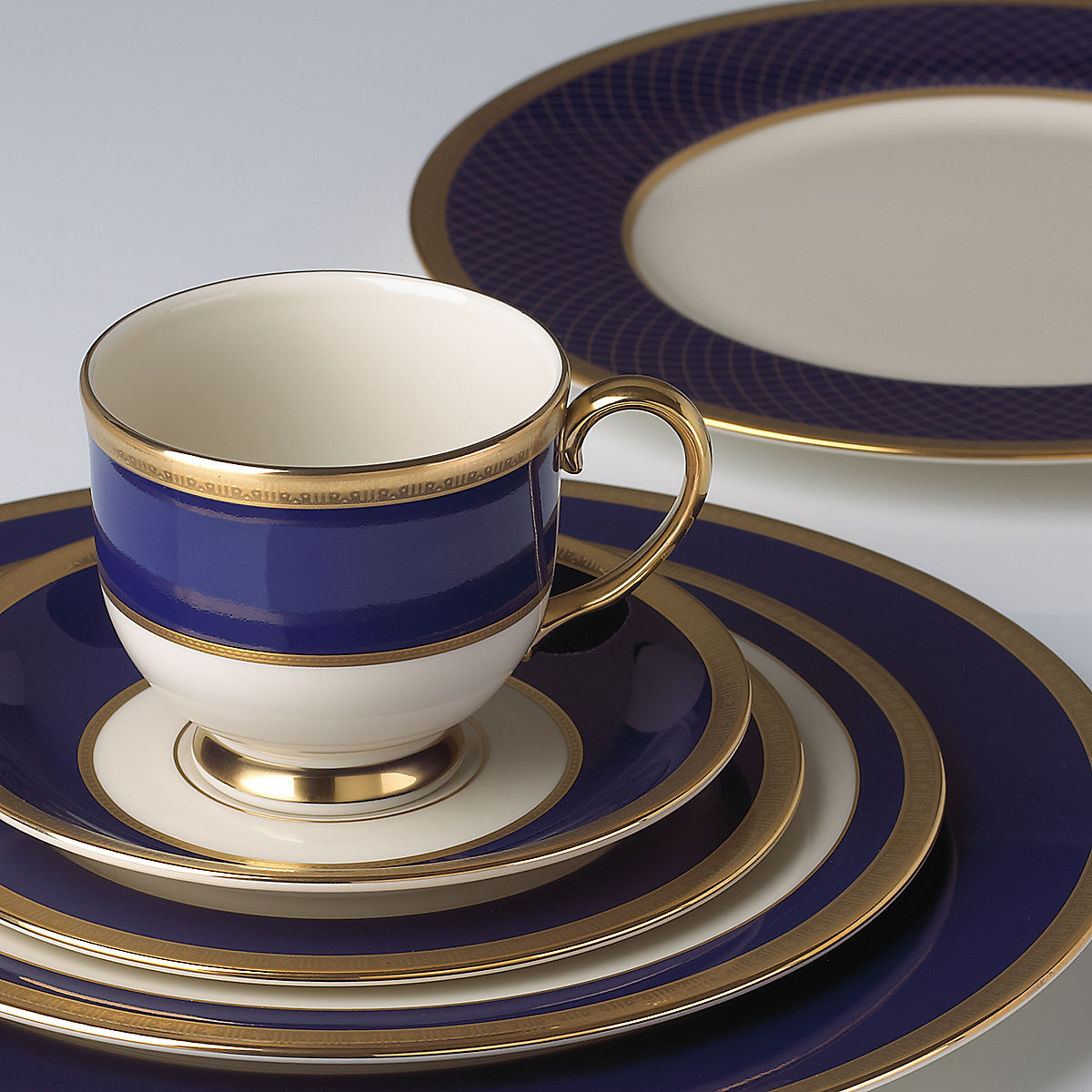 Show products in the Independence pattern