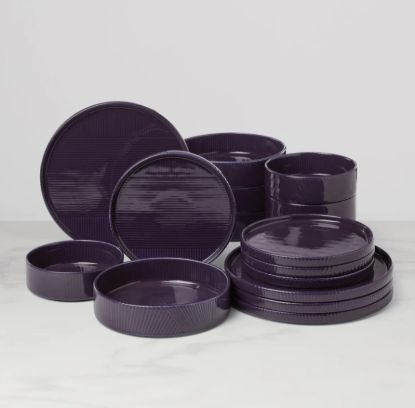 Picture of New 16-Piece Dinnerware Set