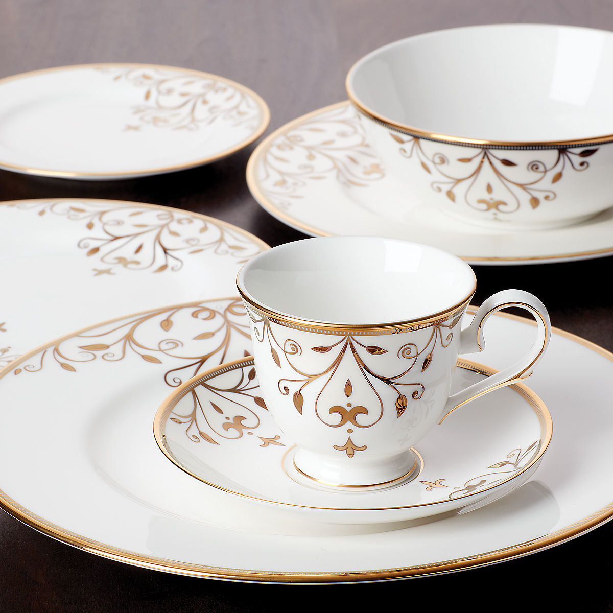 Show products in the Opal Innocence, Scroll, Gold pattern