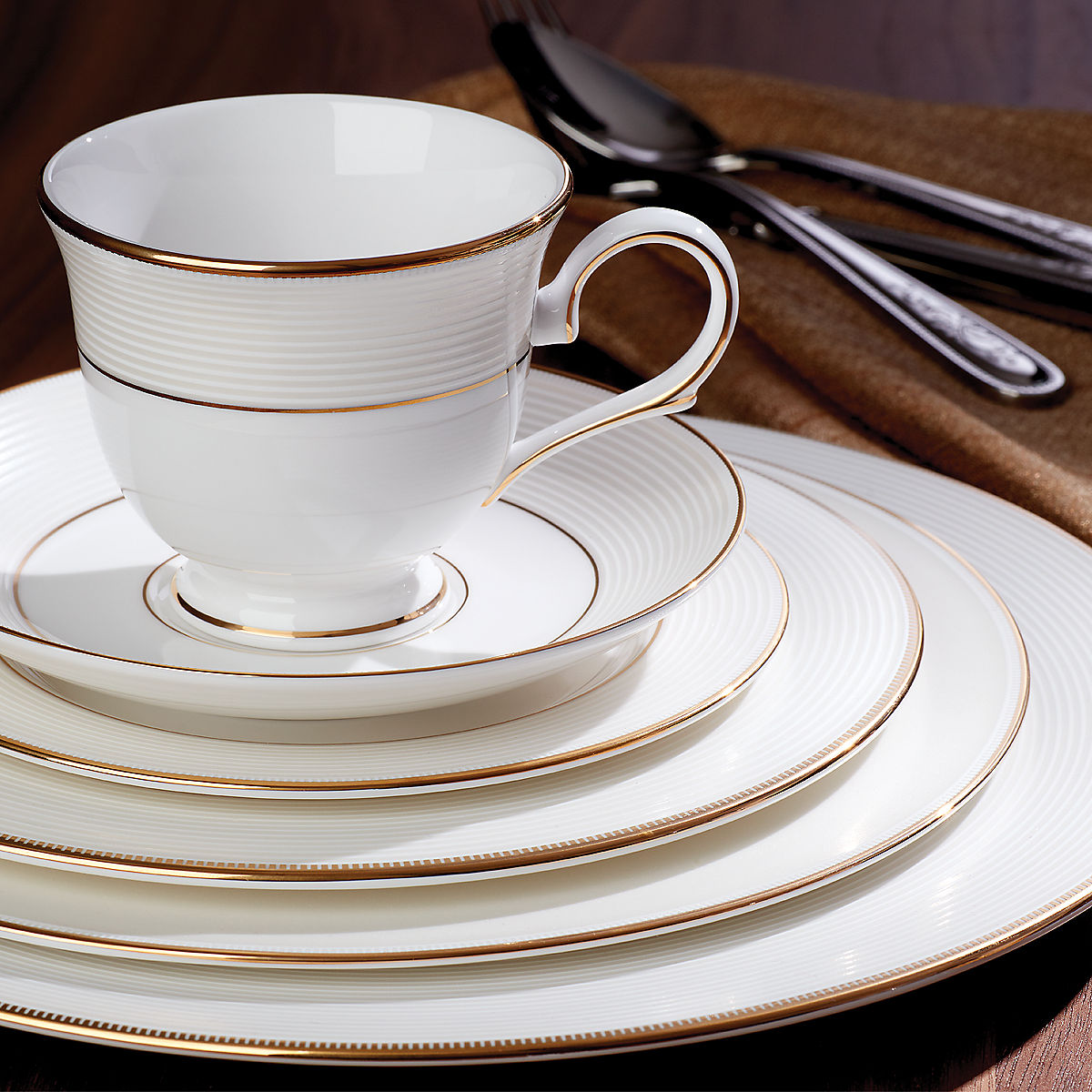 Show products in the Opal Innocence, Stripe, Gold pattern