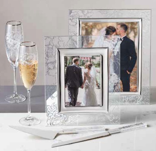 Show products in the Silver Peony pattern