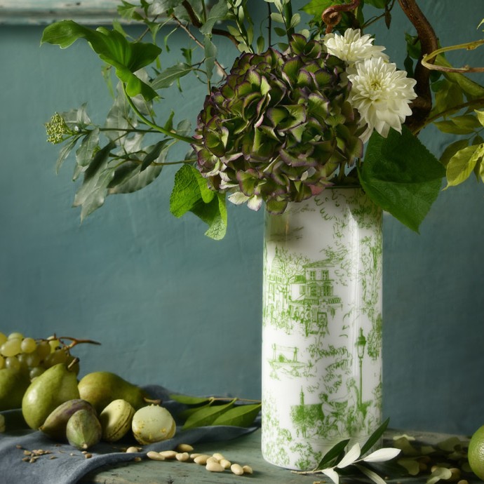 Show products in category Vases by Bernardaud