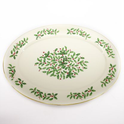 Picture of Oval Serving Platter, Yuletide Holly