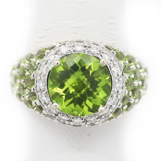 Picture of 18k White Gold Peridot & Diamond Ring